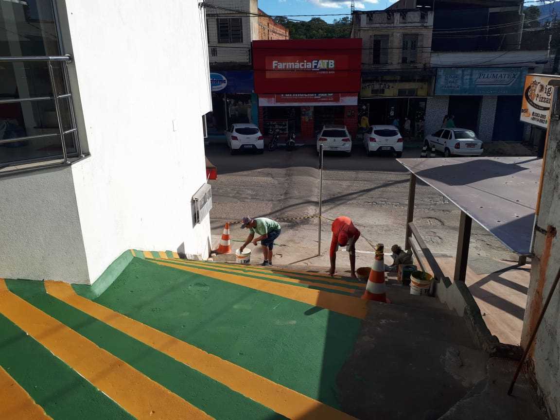 Camacã: Prefeitura realiza revitalização nas escadarias da cidade